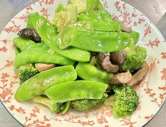 Stir Fried Snow Peas, Broccoli and Chinese Mushroom 荷兰豆炒西兰花北菇